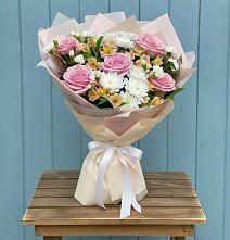 Букет цветов из:  Гвоздики, Орхидеи и Розы #REPLACE_PRED# Екатеринославке