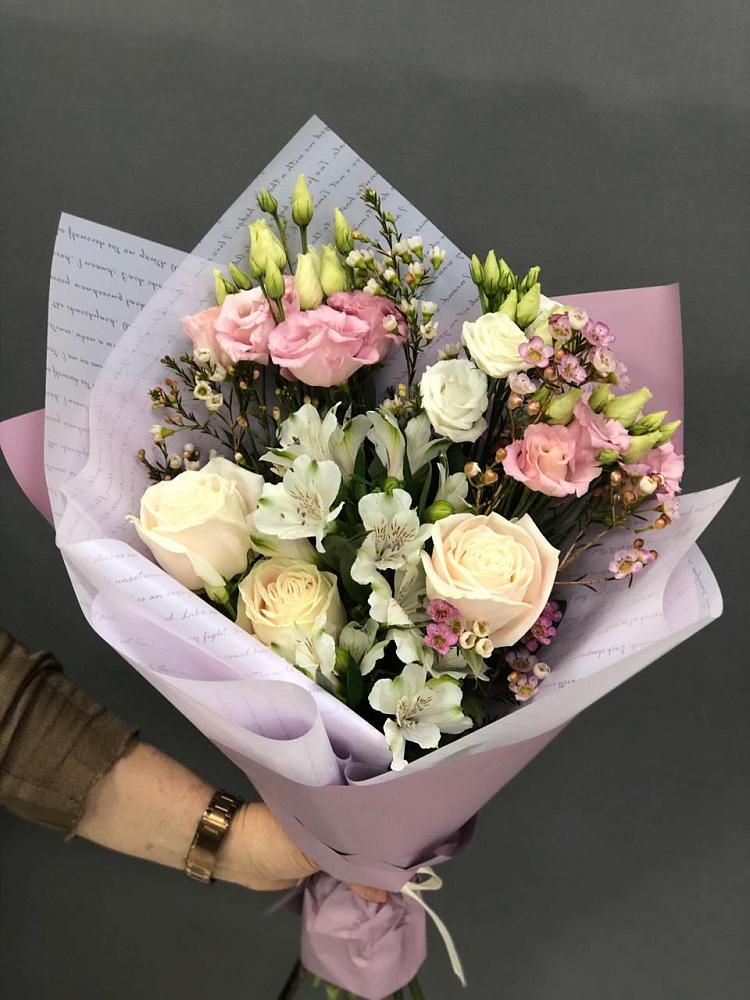 Букет цветов из: Альстромерии, Розы и Лизиантусы в Екатеринославке