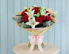 Букет цветов из:  Лилии и Розы в Екатеринославке