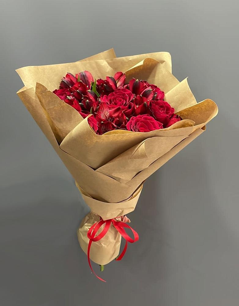 Букет цветов из: Альстромерии и Розы в Екатеринославке