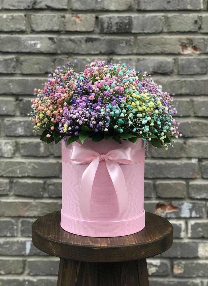 Цветочная композиция из Гипсофила и Розы в шляпной коробке в Екатеринославке