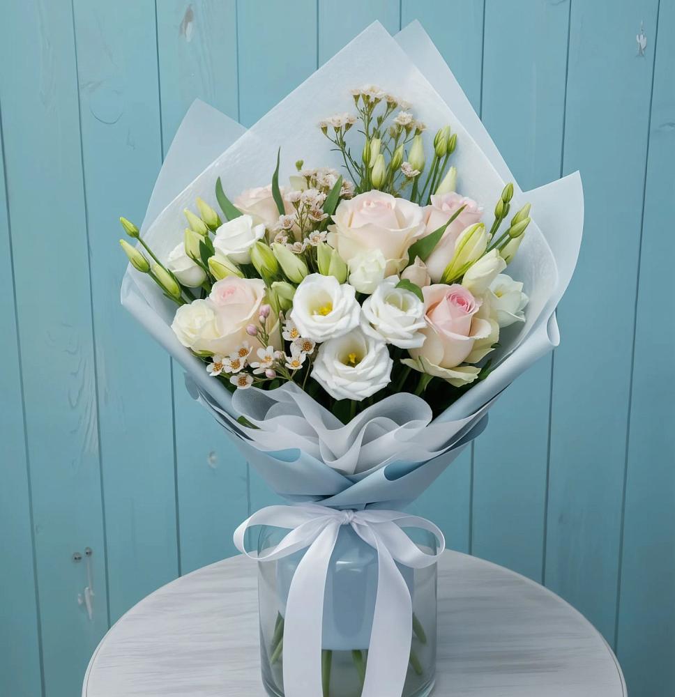 Букет цветов из: Розы и Лизиантусы в Екатеринославке