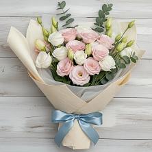 Букет цветов из:  Лизиантусы в Екатеринославке