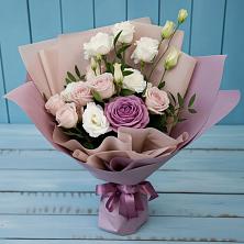 Букет цветов из:  Розы и Лизиантусы в Екатеринославке