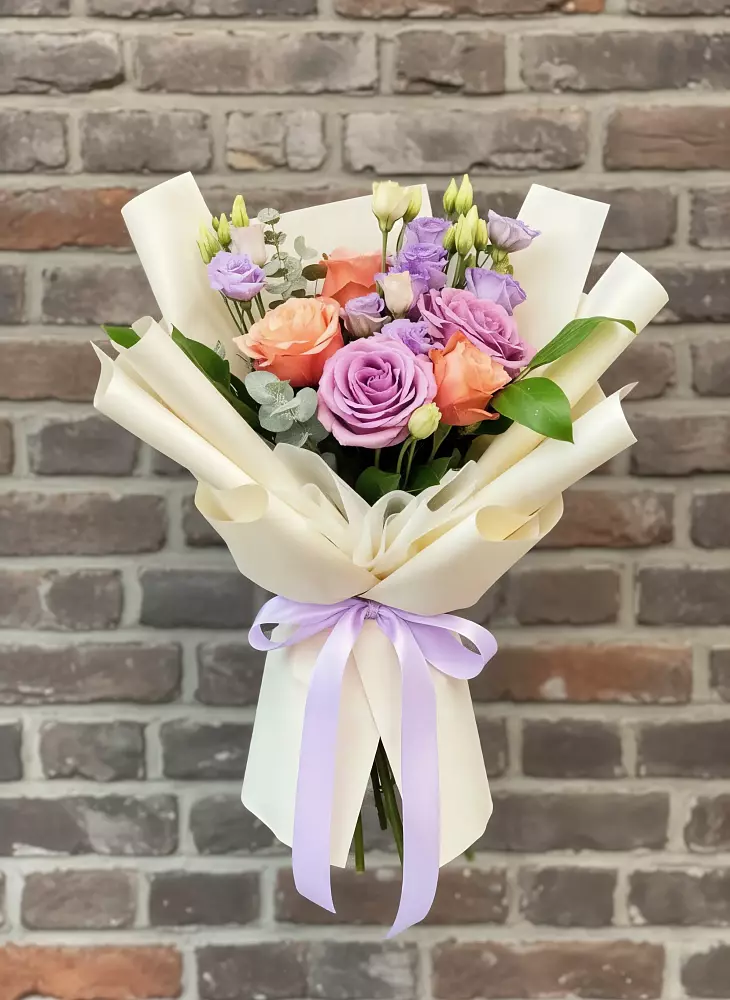 Букет цветов из: Лизиантусы и Розы в Екатеринославке