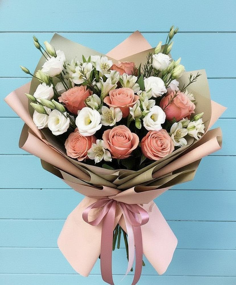 Букет цветов из: Розы, Альстромерии и Лизиантусы в Екатеринославке