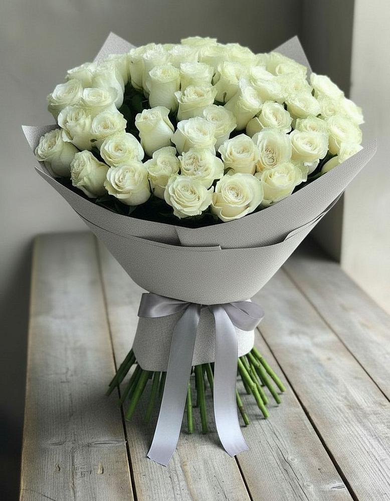 Букет 35 Белых роз в Екатеринославке