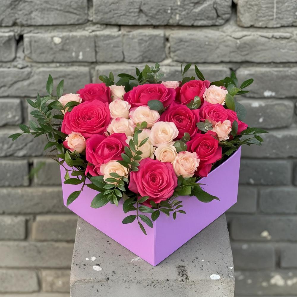 Цветочная композиция из Розы в коробке в Екатеринославке