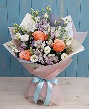 Букет цветов из:  Лизиантусы, Розы, Альстромерии и Гипсофила в Екатеринославке