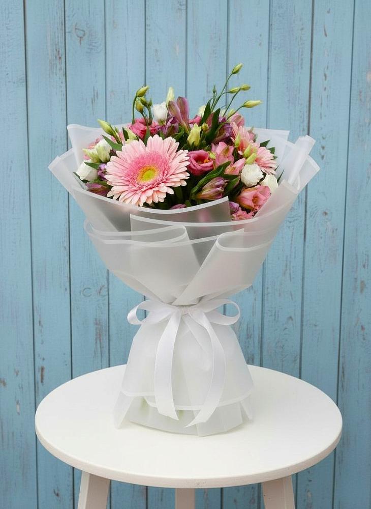 Букет цветов из: Герберы, Альстромерии и Лизиантусы в Екатеринославке