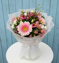 Букет цветов из:  Герберы, Альстромерии и Лизиантусы в Екатеринославке