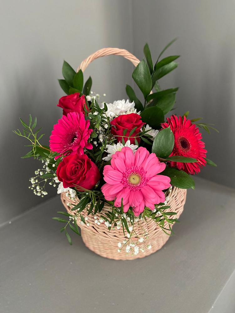 Цветочная композиция из Розы, Хризантемы и Герберы в корзине в Екатеринославке
