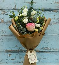 Букет цветов из:  Розы и Лизиантусы в Екатеринославке