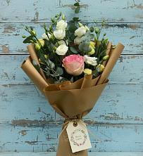 Букет цветов из:  Розы и Лизиантусы в Екатеринославке