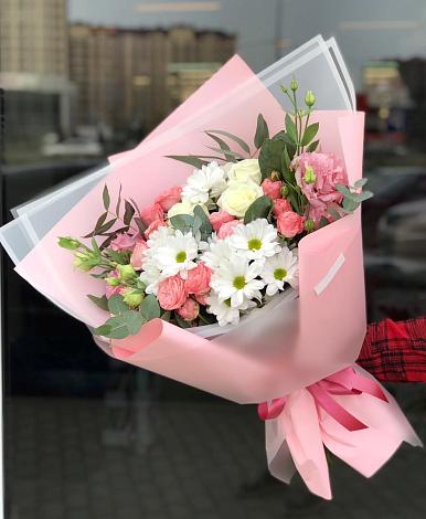 Букет цветов из: Розы, Лизиантусы и Хризантемы в Екатеринославке